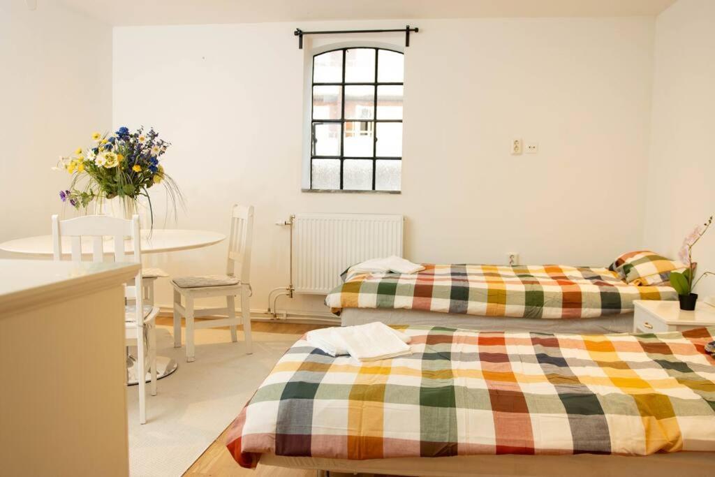 Historical Malt Factory Apartment, 6 Bedrooms, Sleeps 12 , Hot Tub Helsingborg Buitenkant foto