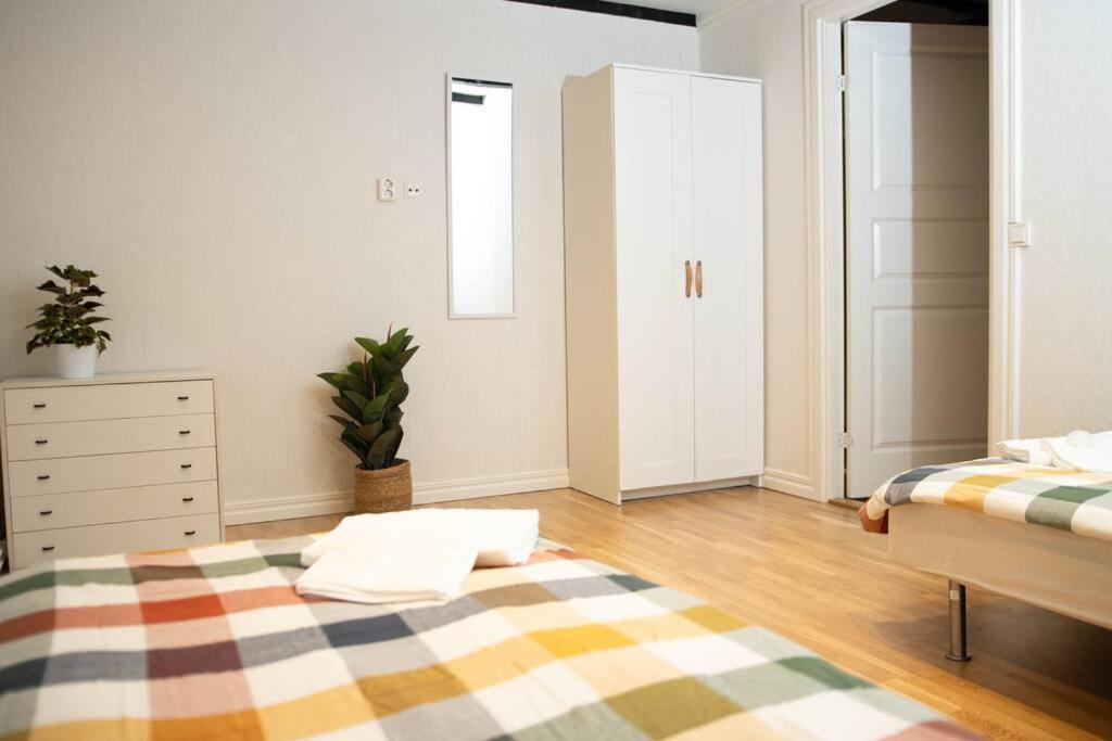 Historical Malt Factory Apartment, 6 Bedrooms, Sleeps 12 , Hot Tub Helsingborg Buitenkant foto