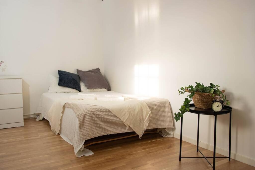 Historical Malt Factory Apartment, 6 Bedrooms, Sleeps 12 , Hot Tub Helsingborg Buitenkant foto