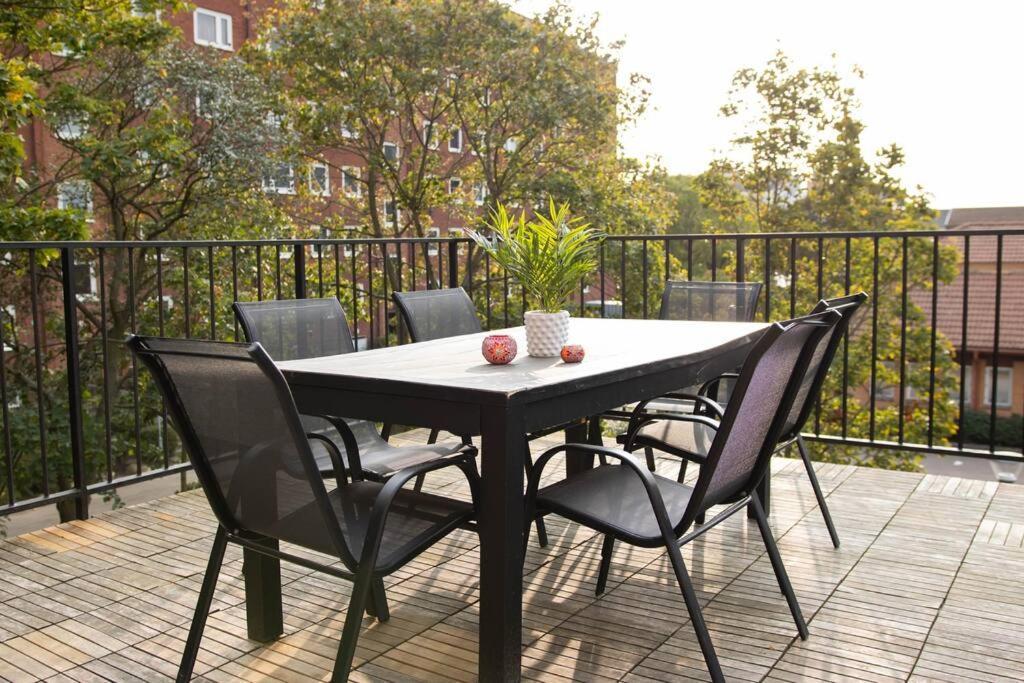 Historical Malt Factory Apartment, 6 Bedrooms, Sleeps 12 , Hot Tub Helsingborg Buitenkant foto